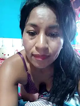 Snapshot of Saraa_xx chatting on February 9, 2026, 7:18 pm Saraa xx online show from February 9, 2026, 7:18 pm