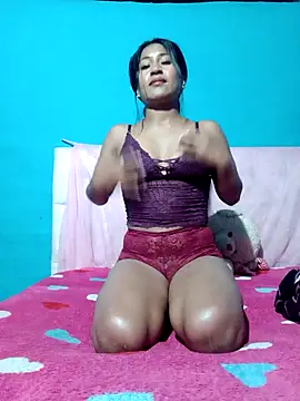 Snapshot of Saraa_xx chatting on March 13, 2026, 2:51 am Saraa xx online show from March 13, 2026, 2:51 am