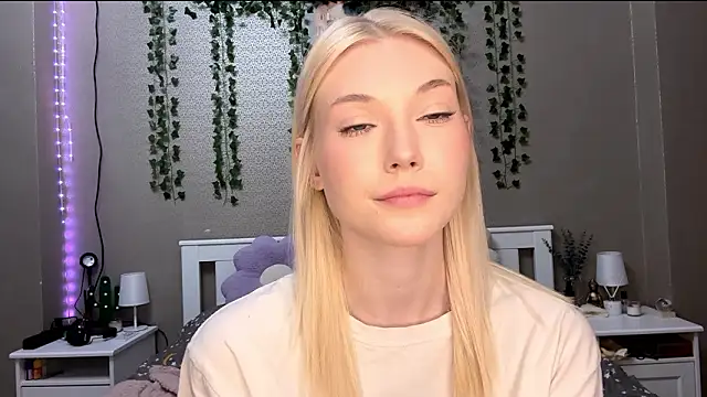 LlsabethHaze online show from January 15, 2026, 3:27 pm