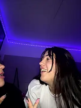 Snapshot of Paulina_party chatting on January 15, 2026, 12:32 pm Paulina party online show from January 15, 2026, 12:32 pm