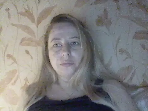 Snapshot of Miralisse chatting on February 27, 2026, 9:04 pm Miralisse online show from February 27, 2026, 9:04 pm