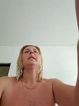 Amelia9798 online show from June 9, 2026, 4:35 am
