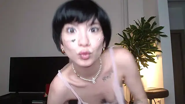 Snapshot of Marley_Queen chatting on July 13, 2026, 9:45 am Marley Queen online show from July 13, 2026, 9:45 am