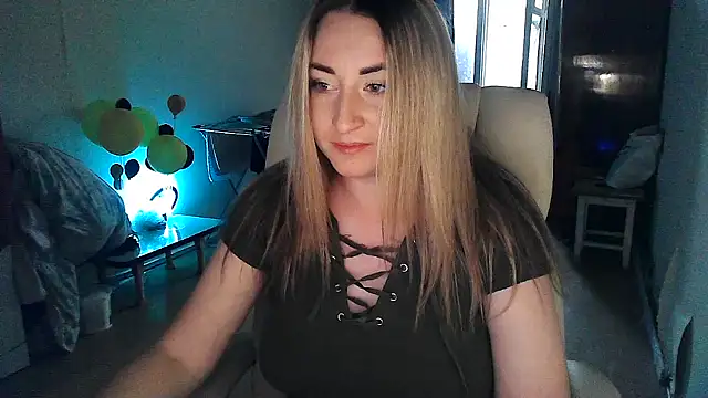 FoxyAnn12 online show from June 21, 2026, 4:53 pm