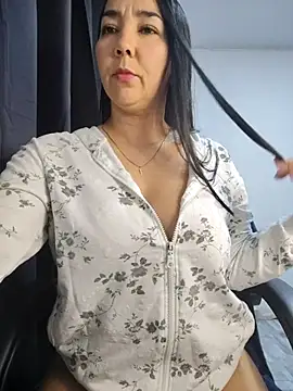 nathpalacios  online show from February 4, 2026, 1:44 am