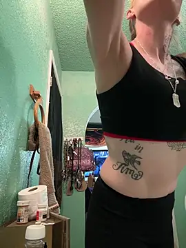 Snapshot of ViironiikaHostiile chatting on January 7, 2026, 12:35 am ViironiikaHostiile online show from January 7, 2026, 12:35 am