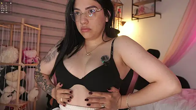 Weekend  girlfriend online show from May 25, 2026, 12:16 am