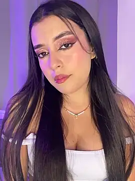 JessyRay  online show from April 18, 2026, 10:32 pm