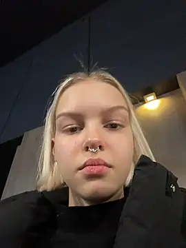 Snapshot of AshleyMur chatting on January 6, 2026, 4:05 am AshleyMur online show from January 6, 2026, 4:05 am