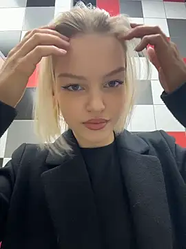 Snapshot of AshleyMur chatting on March 4, 2026, 5:13 am AshleyMur online show from March 4, 2026, 5:13 am