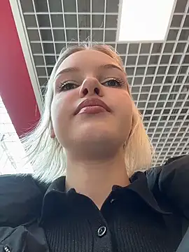 Snapshot of AshleyMur chatting on March 6, 2026, 5:15 am AshleyMur online show from March 6, 2026, 5:15 am