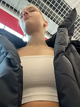 Snapshot of AshleyMur chatting on March 12, 2026, 6:52 am AshleyMur online show from March 12, 2026, 6:52 am