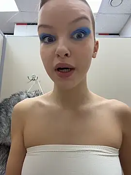 Snapshot of AshleyMur chatting on March 15, 2026, 6:19 am AshleyMur online show from March 15, 2026, 6:19 am