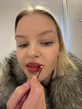 Snapshot of AshleyMur chatting on March 21, 2026, 7:24 am AshleyMur online show from March 21, 2026, 7:24 am