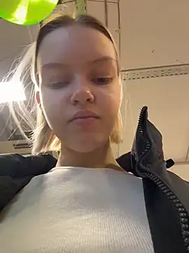 Snapshot of AshleyMur chatting on March 22, 2026, 7:01 am AshleyMur online show from March 22, 2026, 7:01 am