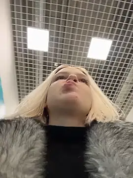 Snapshot of AshleyMur chatting on March 24, 2026, 5:45 am AshleyMur online show from March 24, 2026, 5:45 am