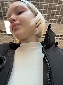 Snapshot of AshleyMur chatting on March 26, 2026, 3:34 am AshleyMur online show from March 26, 2026, 3:34 am