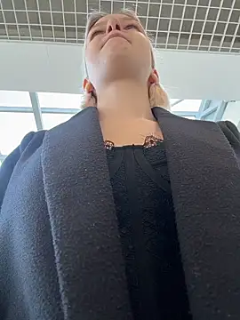 Snapshot of AshleyMur chatting on March 27, 2026, 8:26 am AshleyMur online show from March 27, 2026, 8:26 am