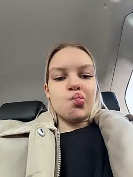 AshleyMur online show from May 18, 2026, 5:57 am