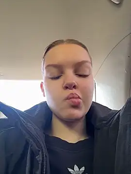 AshleyMur online show from May 22, 2026, 6:53 am