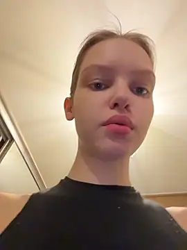 AshleyMur online show from July 1, 2026, 6:37 am