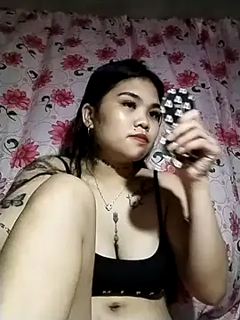 Snapshot of hotbabe69xx chatting on February 6, 2026, 1:14 pm hotbabe69xx online show from February 6, 2026, 1:14 pm