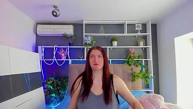 StephieRousee online show from March 16, 2026, 6:28 am