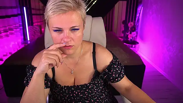 CrystalVibe online show from July 19, 2026, 7:23 am