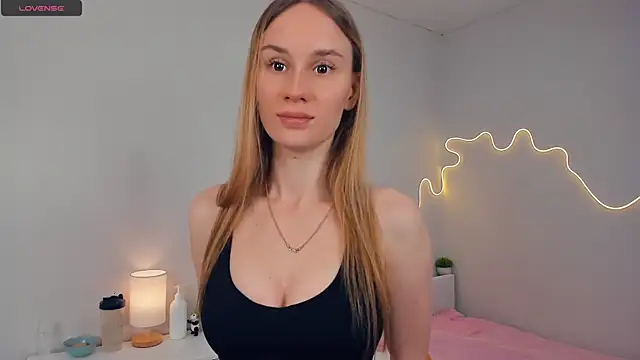 Kirawithvibe online show from May 18, 2026, 2:40 am