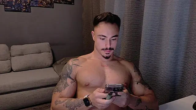 Snapshot of Master_Lukas chatting on April 9, 2026, 12:10 pm Master Lukas online show from April 9, 2026, 12:10 pm