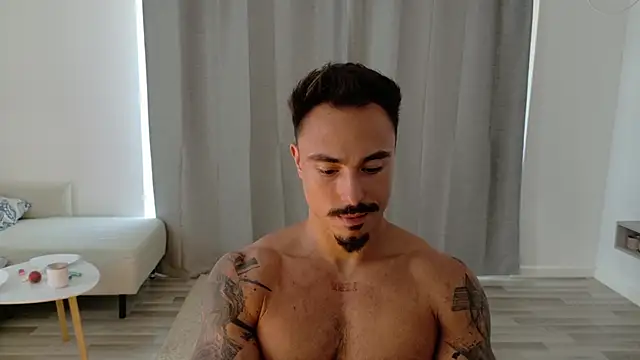 Snapshot of Master_Lukas chatting on June 19, 2026, 11:47 am Master Lukas online show from June 19, 2026, 11:47 am