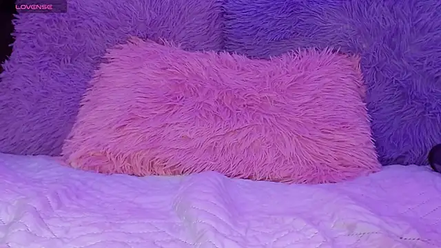 littlekiara4u   online show from February 22, 2026, 10:14 am