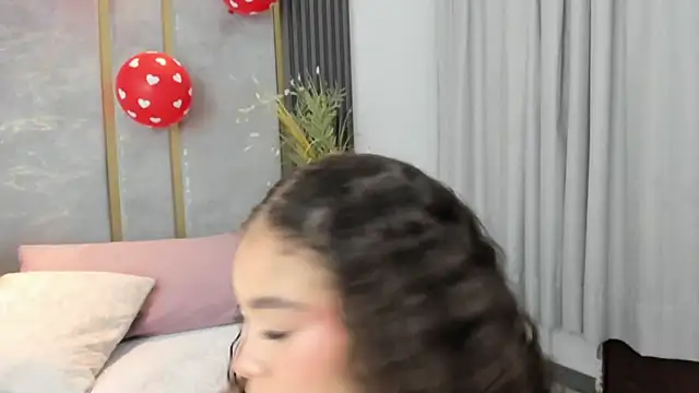 Snapshot of CamilaCastillo chatting on February 14, 2026, 12:46 pm CamilaCastillo online show from February 14, 2026, 12:46 pm