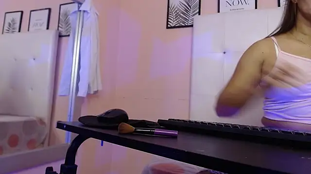 Snapshot of baby_bonny_ chatting on January 12, 2026, 12:21 pm baby bonny online show from January 12, 2026, 12:21 pm