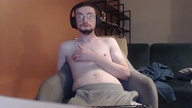 Snapshot of davidfrenchlove chatting on January 5, 2026, 11:52 pm davidfrenchlove online show from January 5, 2026, 11:52 pm