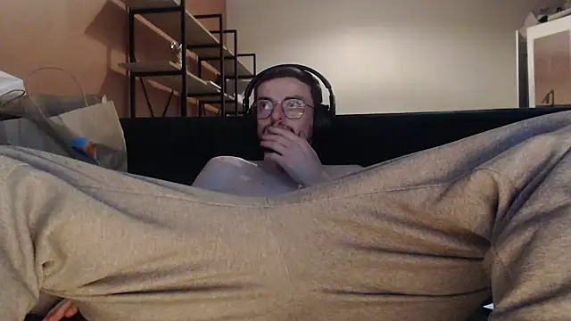 Snapshot of davidfrenchlove chatting on January 10, 2026, 11:42 pm davidfrenchlove online show from January 10, 2026, 11:42 pm