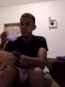 Magrinhodelicia011 online show from June 9, 2026, 10:43 pm