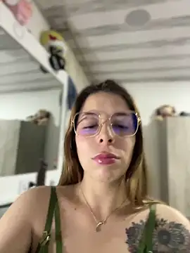 NatalyPinky online show from May 15, 2026, 11:23 pm