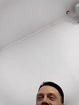 RAFAELQUINTEROSCAVALHEI online show from April 6, 2026, 3:57 pm