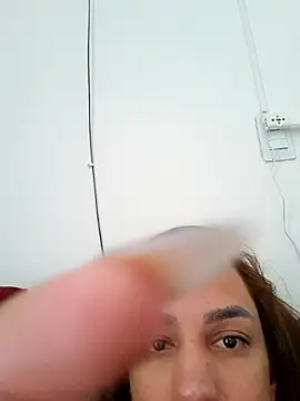 Snapshot of ofjuliaa chatting on January 15, 2026, 2:21 pm ofjuliaa online show from January 15, 2026, 2:21 pm