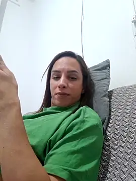 ofjuliaa online show from February 21, 2026, 3:18 am