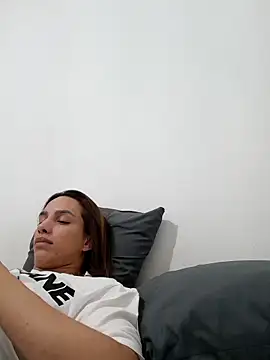 Snapshot of ofjuliaa chatting on March 17, 2026, 10:07 am ofjuliaa online show from March 17, 2026, 10:07 am