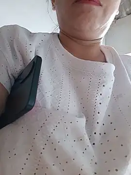 Lyna sexy24 online show from May 22, 2026, 10:32 am