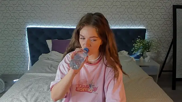 desiree doll online show from February 23, 2026, 1:03 am