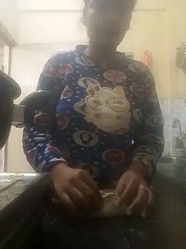 Snapshot of sakina121 chatting on January 11, 2026, 1:27 pm sakina121 online show from January 11, 2026, 1:27 pm