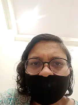 piryasharma005 online show from January 18, 2026, 5:17 pm