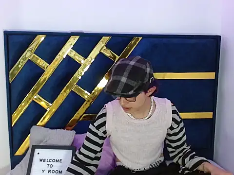 Snapshot of Angel_adrien chatting on January 7, 2026, 1:46 pm Angel adrien online show from January 7, 2026, 1:46 pm