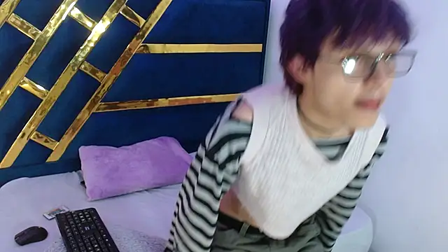 Snapshot of Angel_adrien chatting on January 8, 2026, 12:40 pm Angel adrien online show from January 8, 2026, 12:40 pm