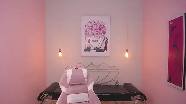Snapshot of Adri_gomez_x chatting on April 29, 2026, 5:30 pm Adri gomez x online show from April 29, 2026, 5:30 pm