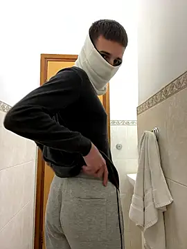 Snapshot of petiteyanel chatting on January 16, 2026, 11:42 pm petiteyanel online show from January 16, 2026, 11:42 pm